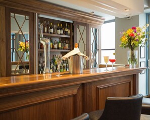 Bar (on property) - Leicester House (London)