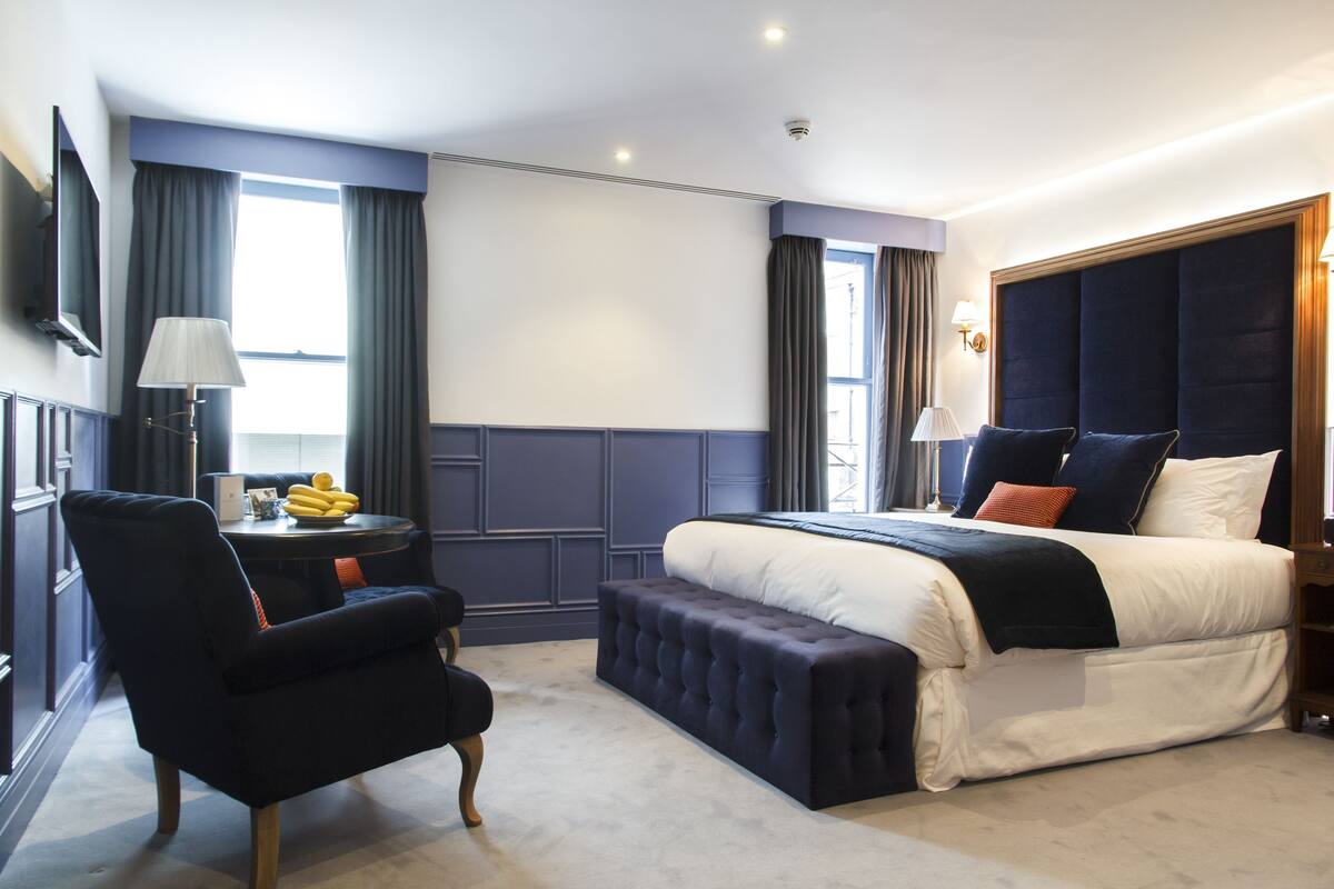 Suite | Minibar, in-room safe, desk, soundproofing