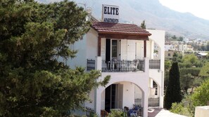 Front of property - Elite Apartments (Kalymnos)