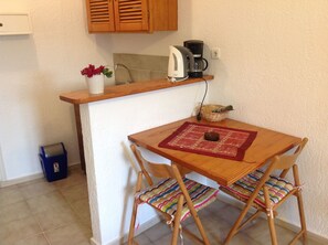 In-room safe, free cots/infant beds, rollaway beds, free WiFi - Elite Apartments (Kalymnos)