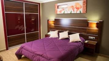 Minibar, in-room safe, iron/ironing board, rollaway beds