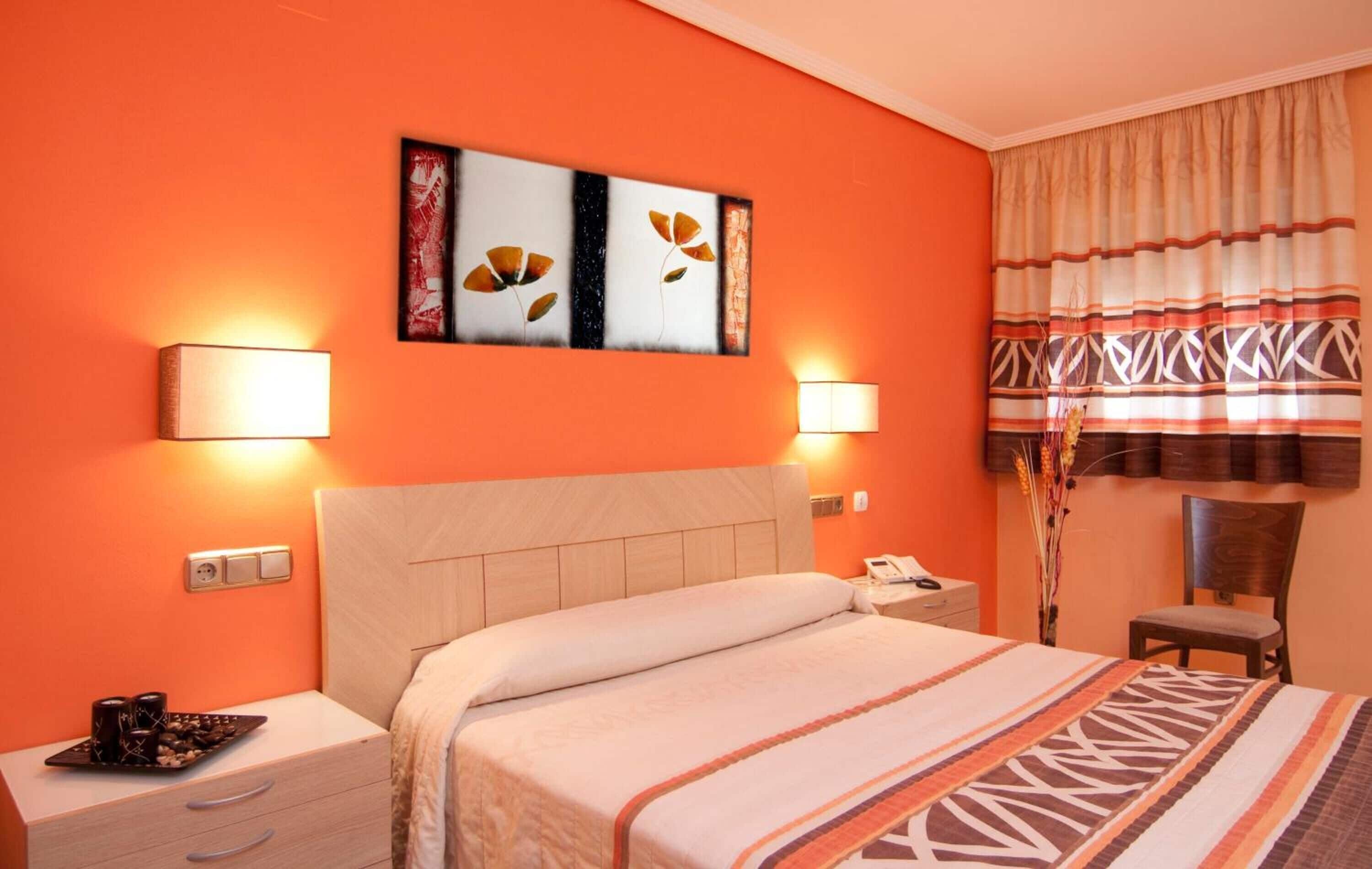 minibar, in-room safe, iron/ironing board, rollaway beds