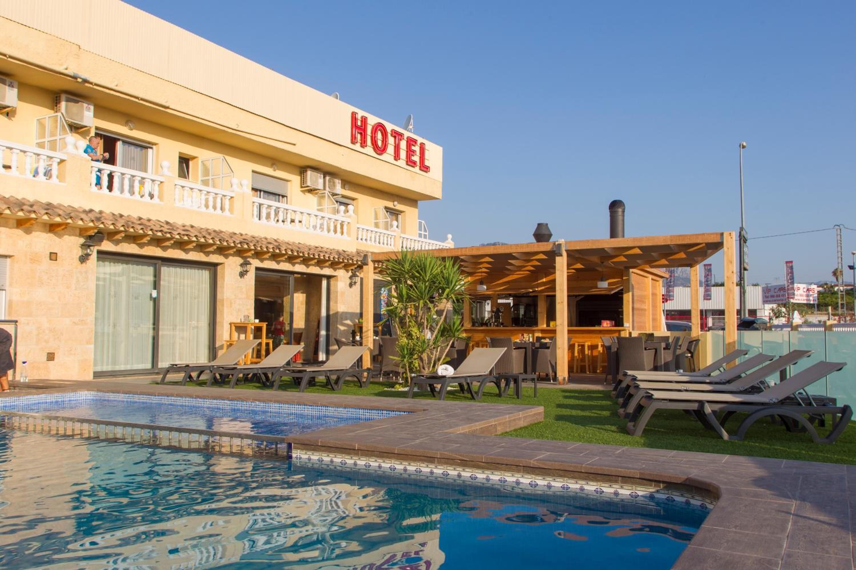 outdoor pool, pool loungers