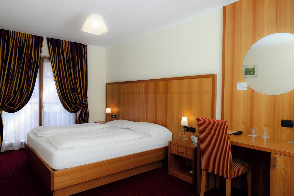 Minibar, in-room safe, desk, soundproofing
