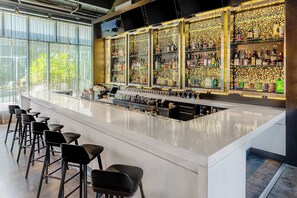Bar (on property) - Aloft by Marriott Jacksonville Tapestry Park (Jacksonville)