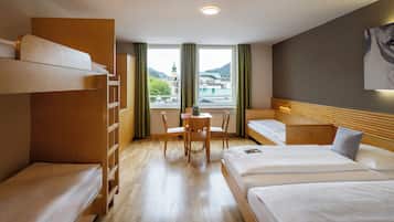 5 Bed Room | Hypo-allergenic bedding, in-room safe, blackout drapes