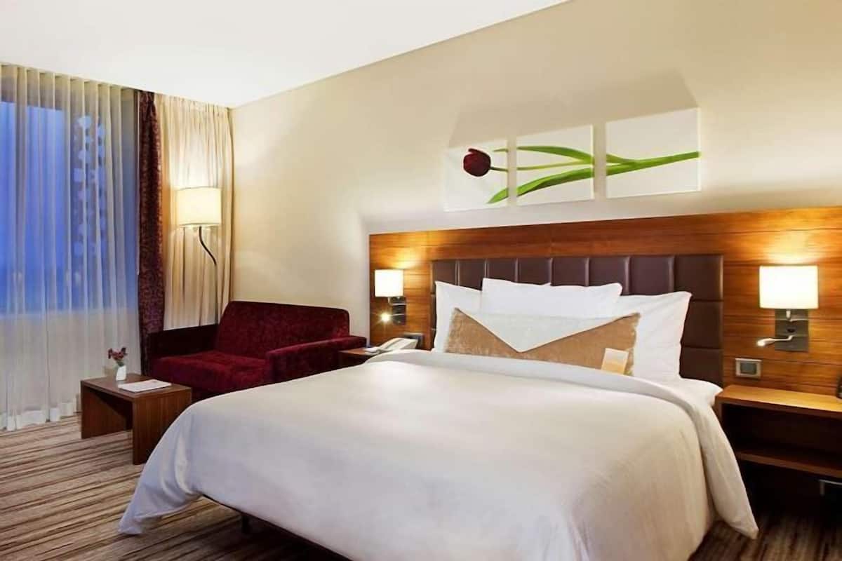 Minibar, in-room safe, iron/ironing board, rollaway beds