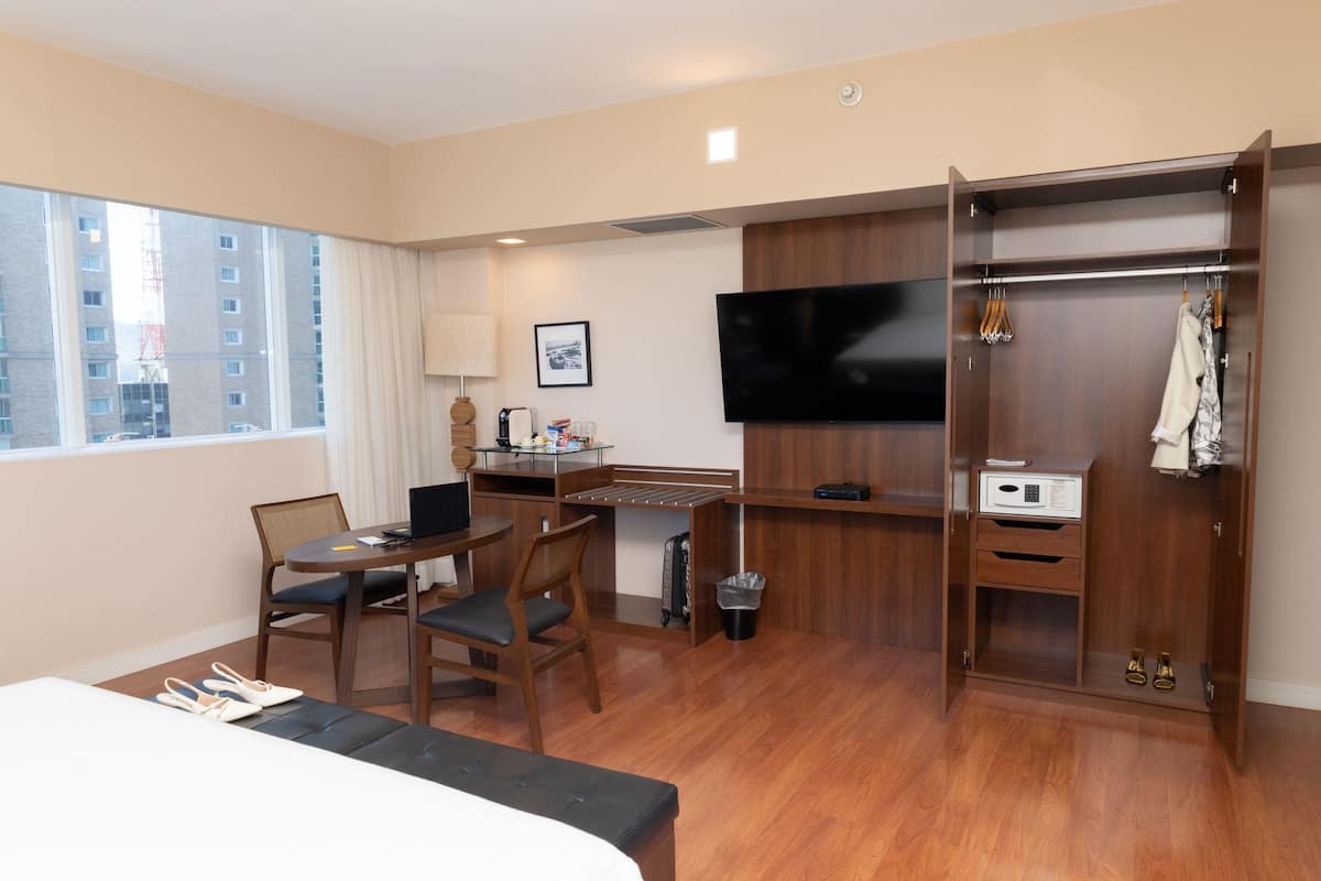 Ropa de cama de alta calidad y minibar