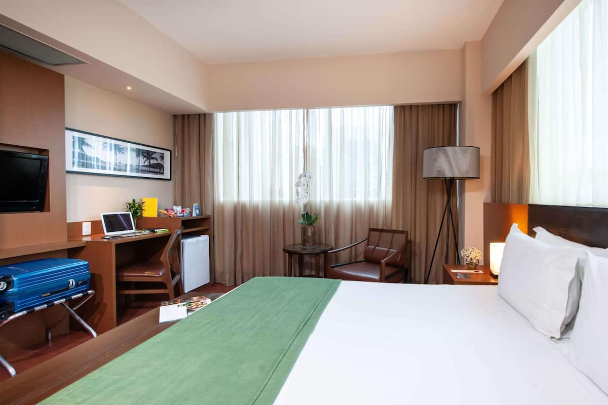 Habitación superior, 1 cama matrimonial | 1 habitación, ropa de cama de alta calidad y minibar