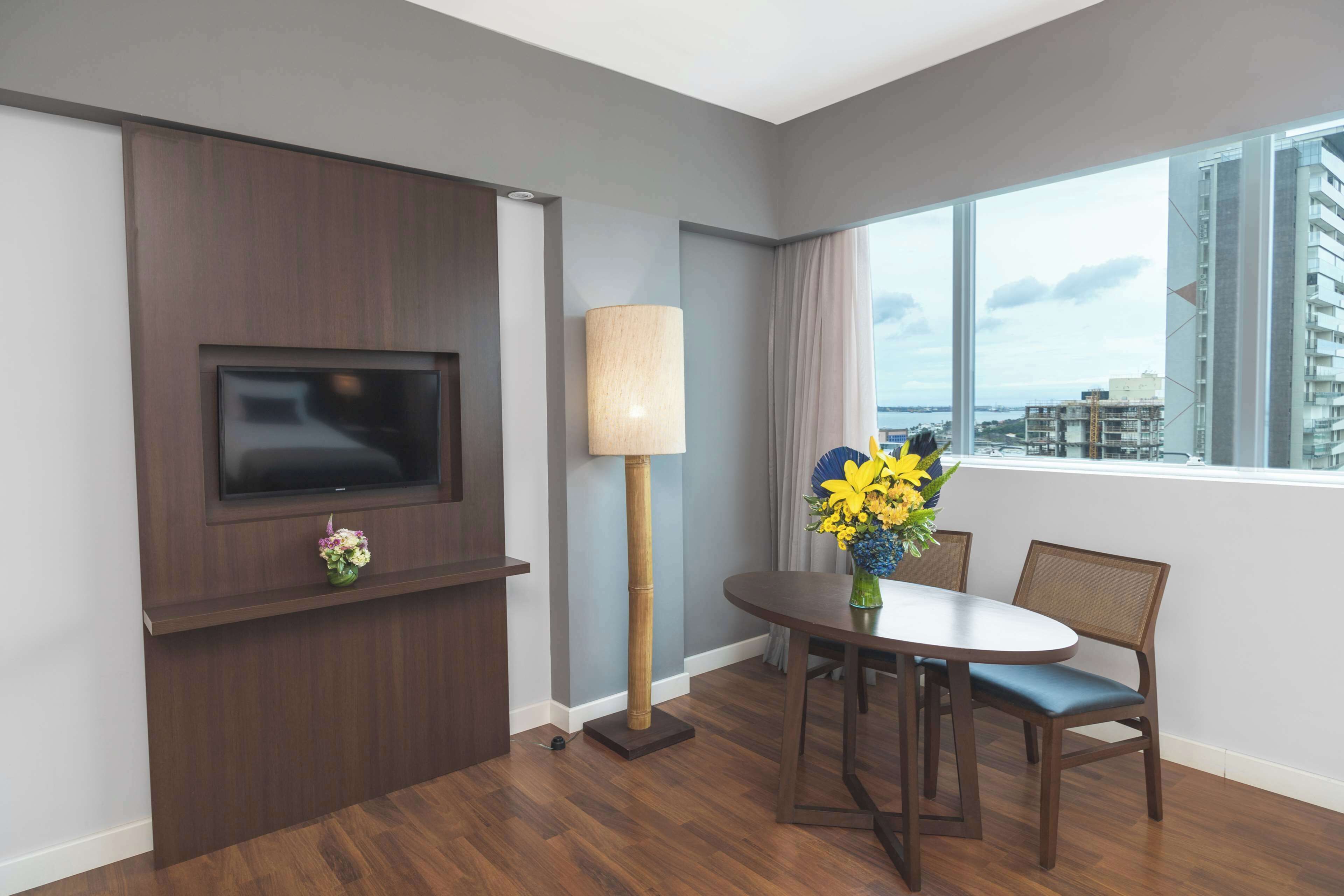 1 bedroom, premium bedding, minibar, in-room safe