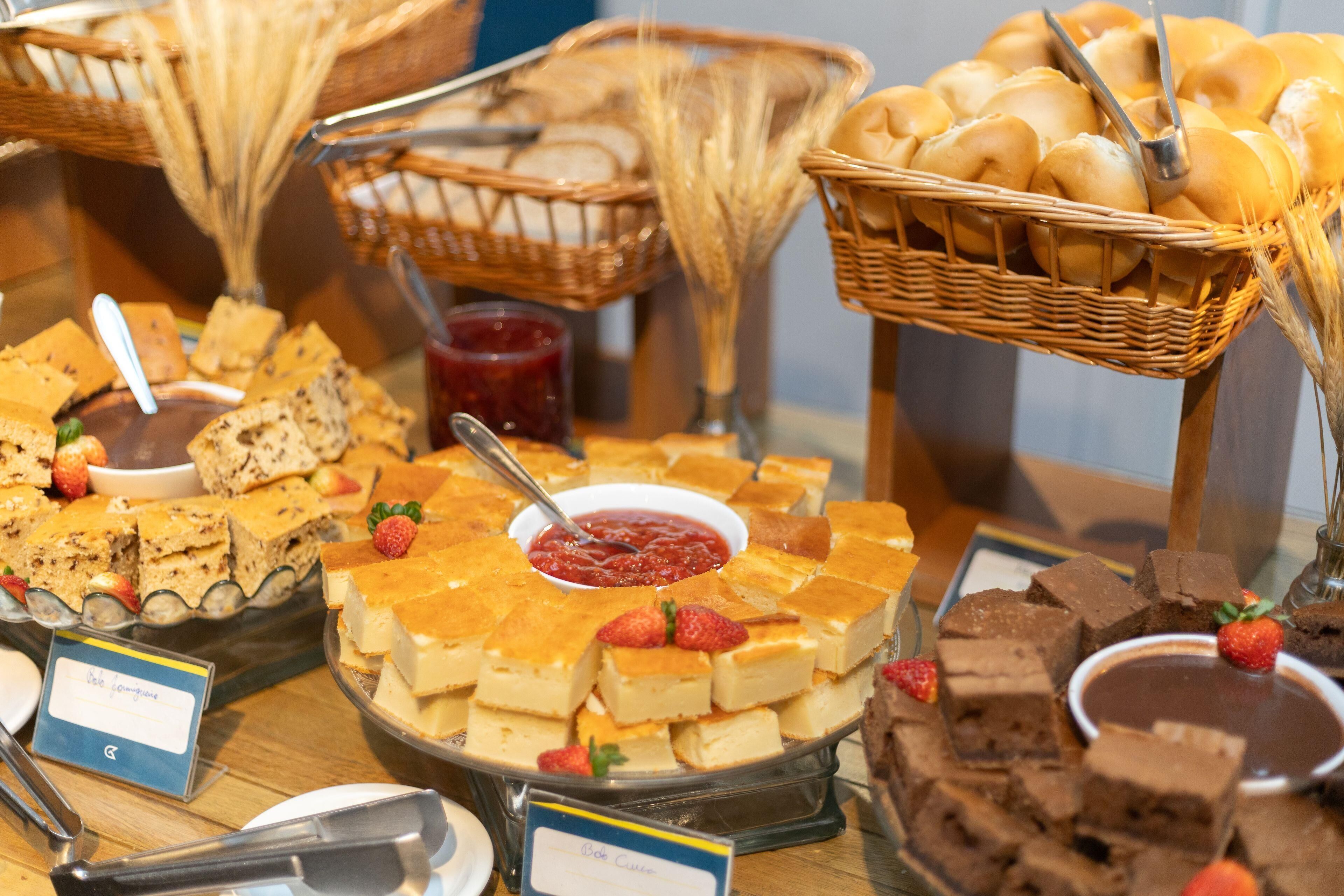 供应早餐（每人 BRL 27.5）