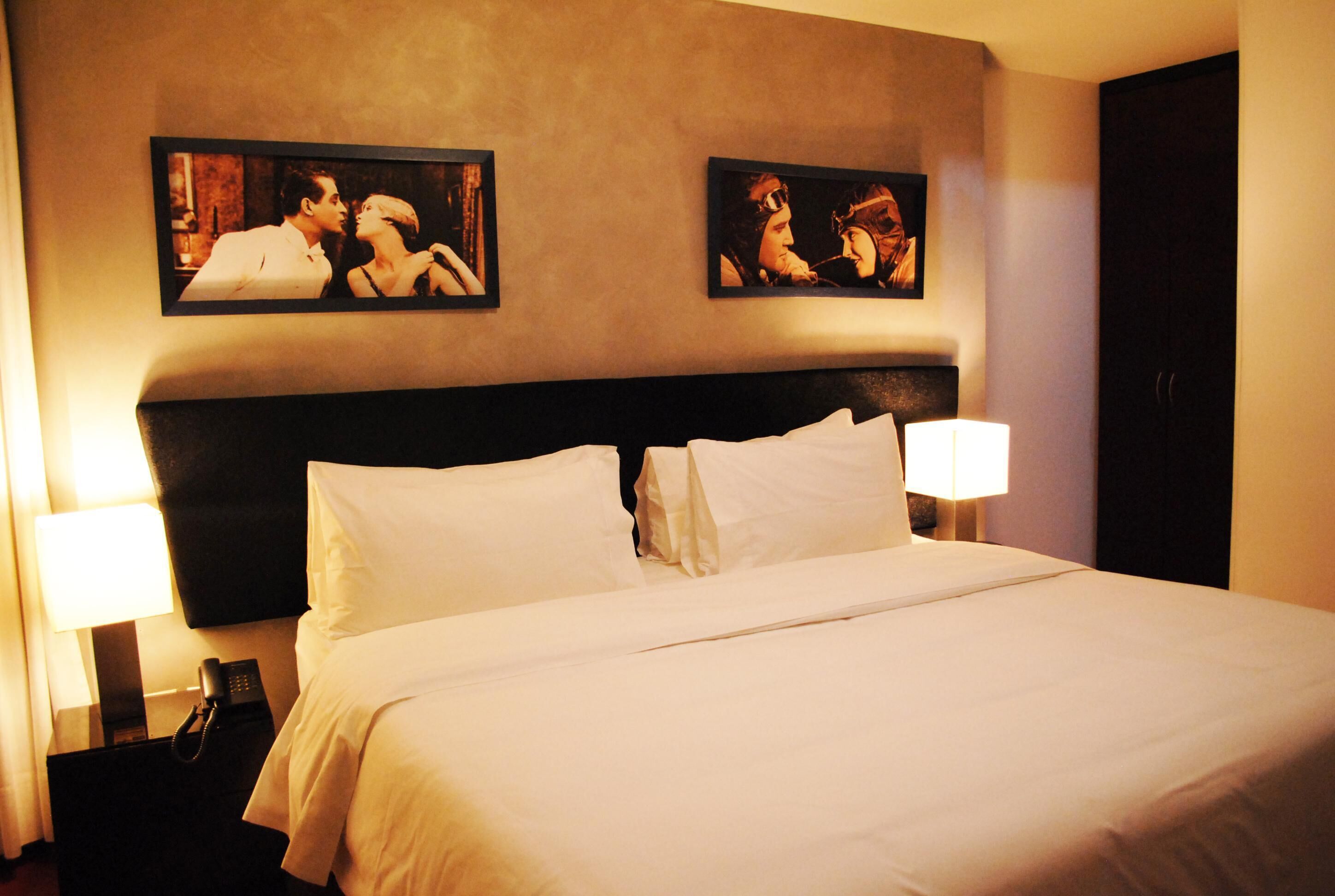 Bộ đồ giường cao cấp, chăn bông, két bảo mật tại phòng 