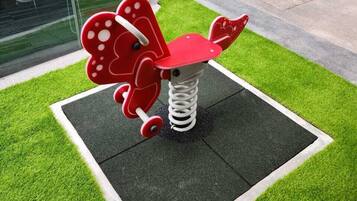Children’s play area – outdoor