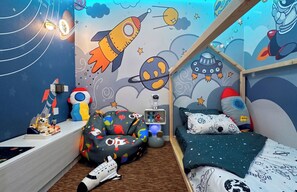 Astronaut-Themed 1 Bedroom Premier Family Suites | In-room safe, desk, laptop workspace, blackout drapes - Somerset Kuala Lumpur (Kuala Lumpur)