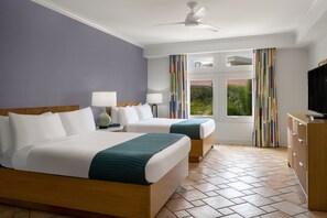 Villa, 3 slaapkamers, uitzicht op zee (Balcony) | Luxe beddengoed, donsdekens, een kluis op de kamer, een bureau