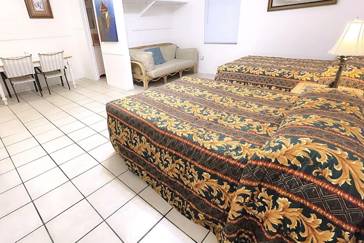Large Bungalow | 1 bedroom, individually decorated, individually furnished