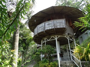 Hillside round hut | Minibar, in-room safe, individually furnished, iron/ironing board - Hof Gorei Beach Resort (Samal)