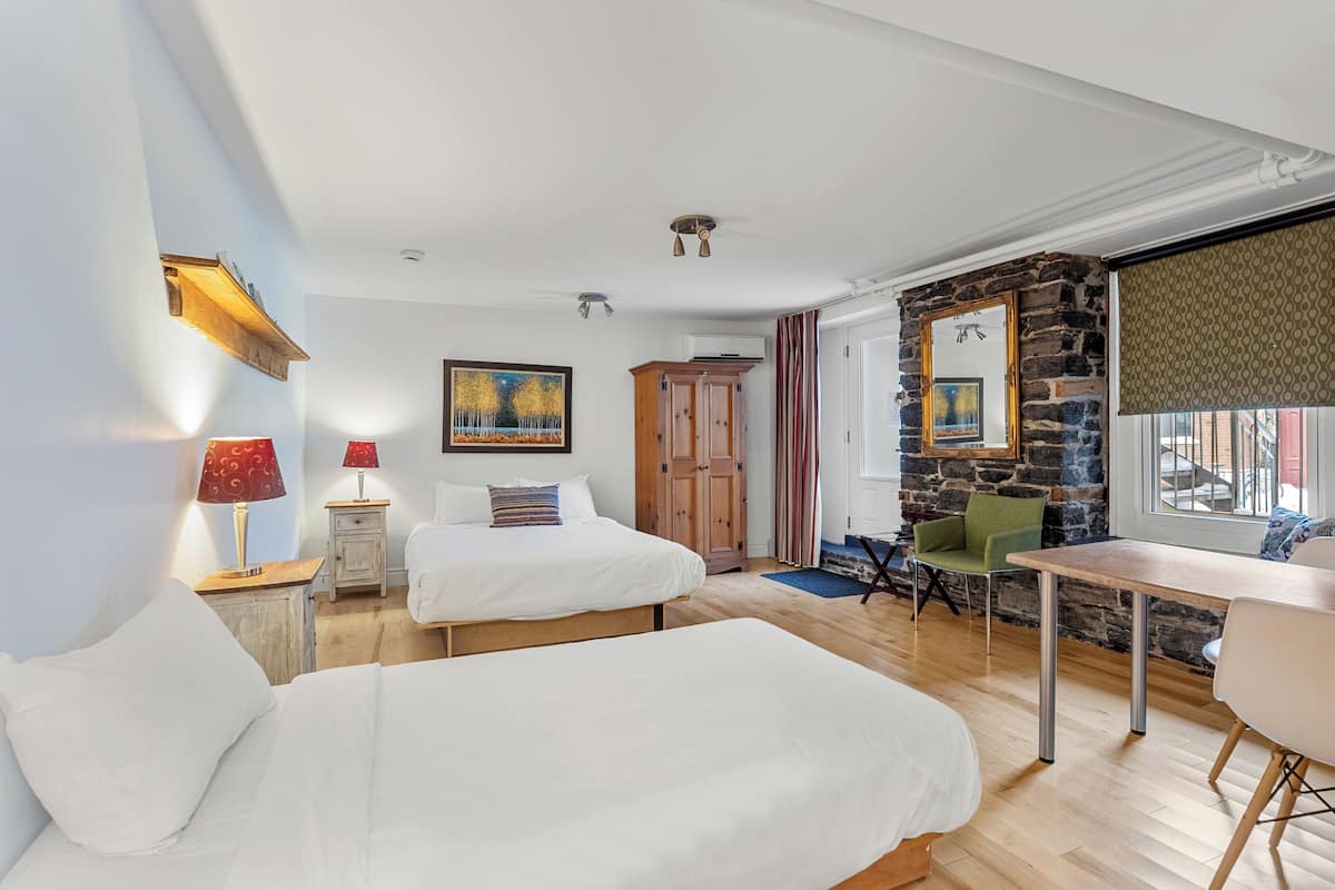 Ropa de cama de alta calidad, tabla de planchar con plancha y cunas