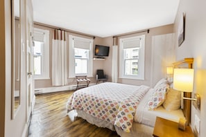 Standard Room, 1 Queen Bed