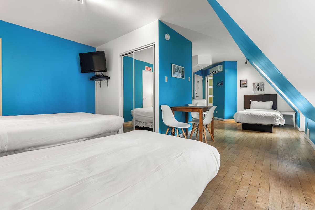 Ropa de cama de alta calidad, tabla de planchar con plancha y cunas