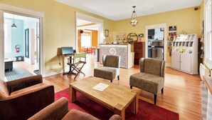 Lobby sitting area - Château des Tourelles - Par Aneyro (Québec City)