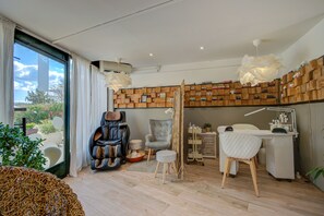 Couples treatment rooms, steam room, Turkish bath, body treatments