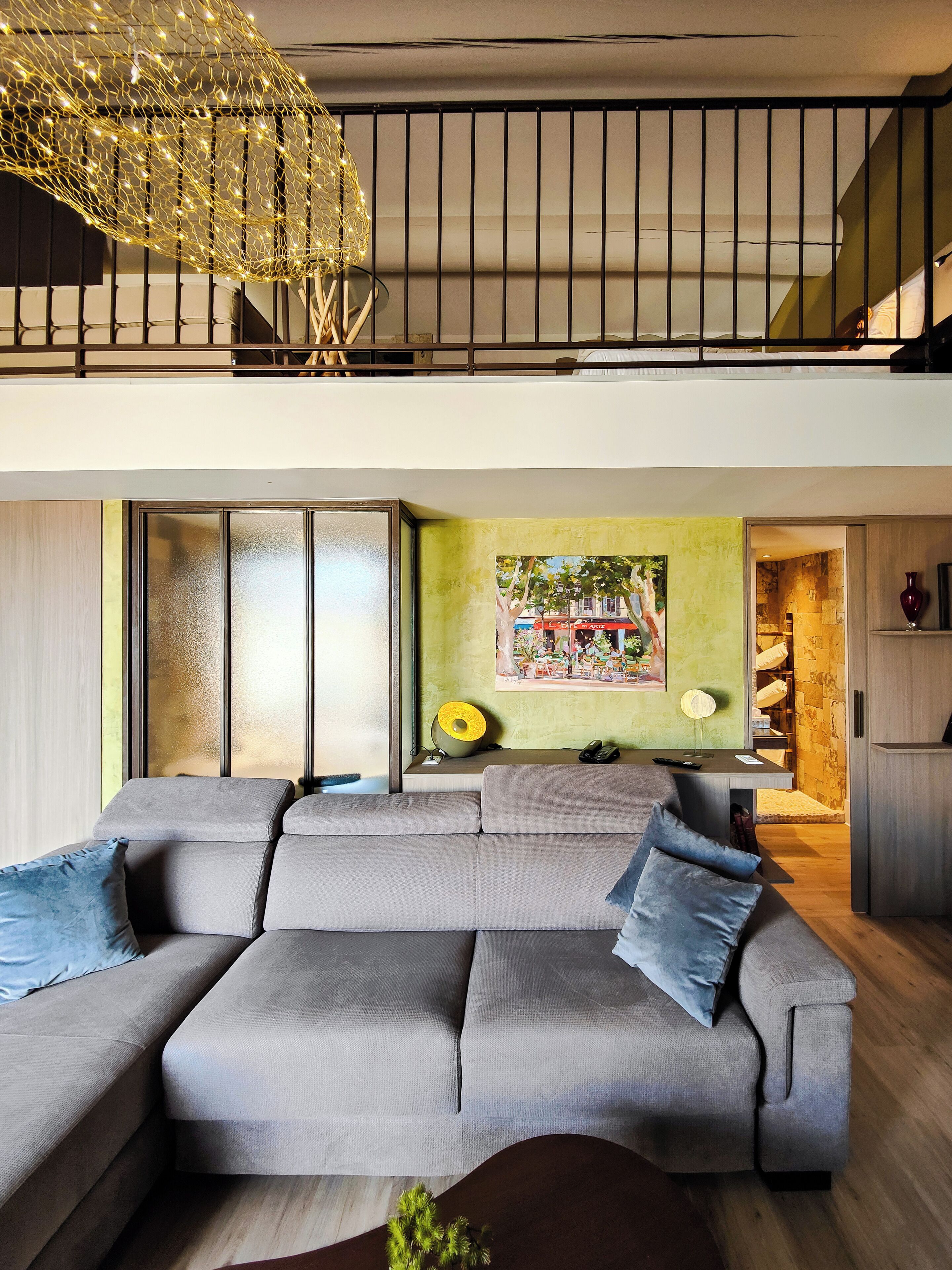 suite (duplex) | 1 bedroom, in-room safe, individually decorated, iron/ironing board