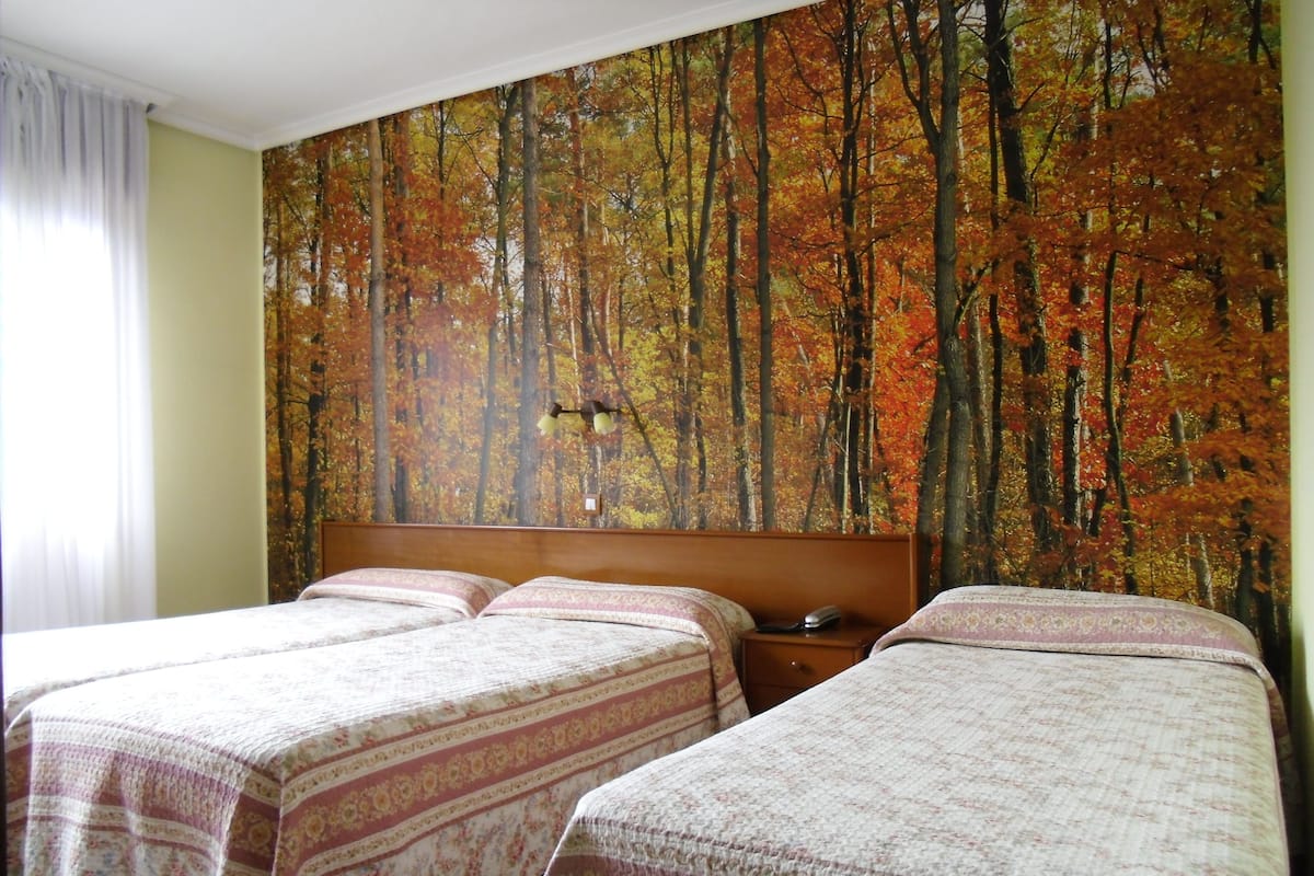 Triple Room | Cribs/infant beds, rollaway beds, free WiFi, bed sheets
