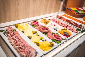Daily local cuisine breakfast for a fee - Landidyll Hotel Weidenbrück (Swisttal)