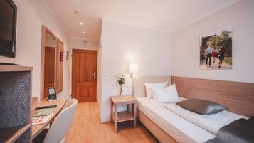 1 bedroom, hypo-allergenic bedding, in-room safe, desk