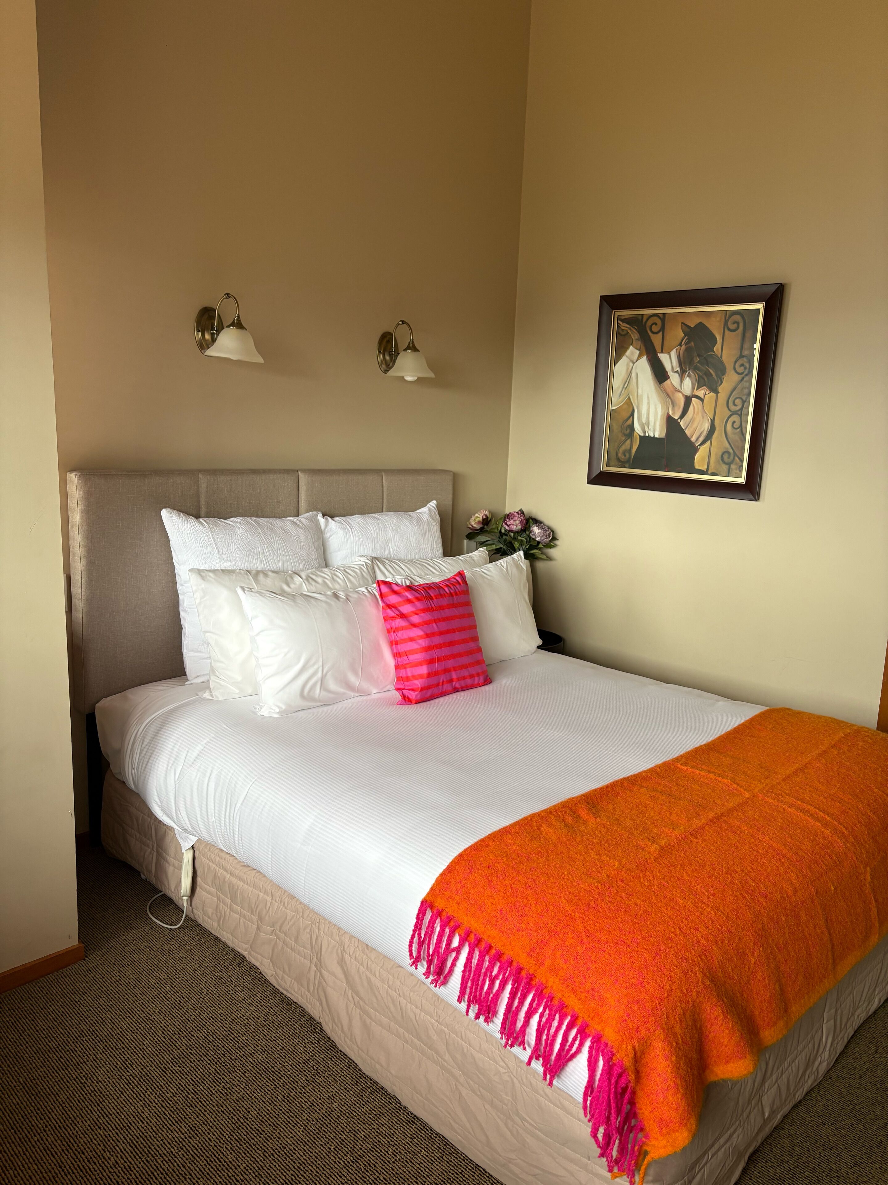 premium apartment, jetted tub | 2 bedrooms, in-room safe, individually furnished, desk