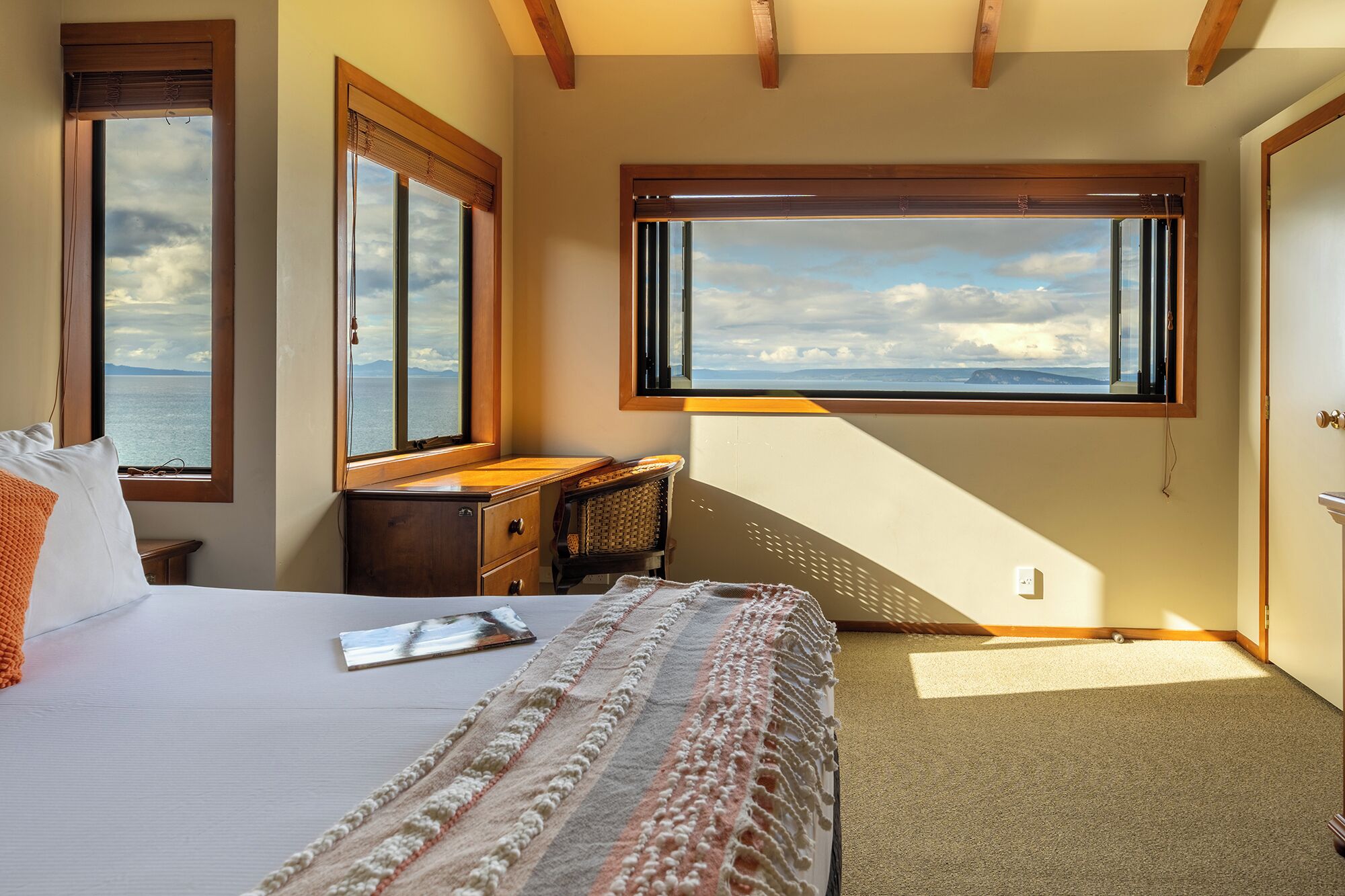 premium apartment | 2 bedrooms, in-room safe, individually furnished, desk