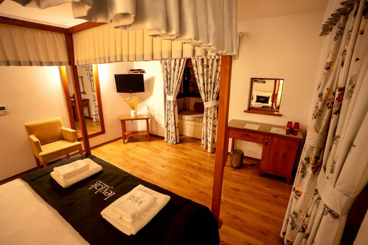 Cumbali Room