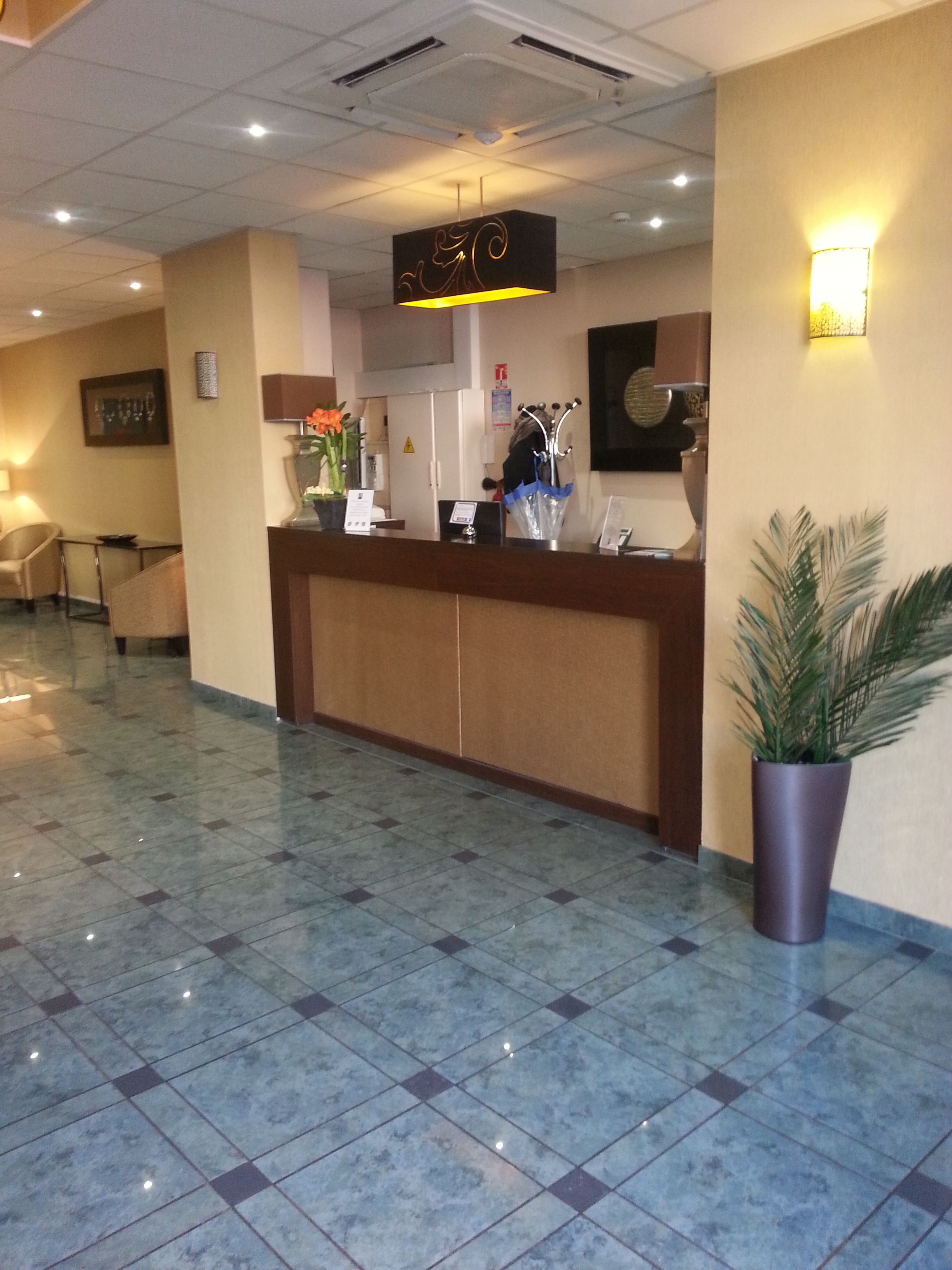 コンシェルジュ デスク