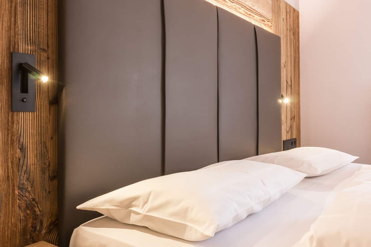 1 chambre, minibar, coffres-forts dans les chambres, bureau