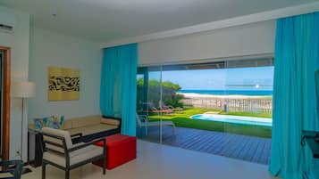 Minibar, in-room safe, blackout drapes, free WiFi