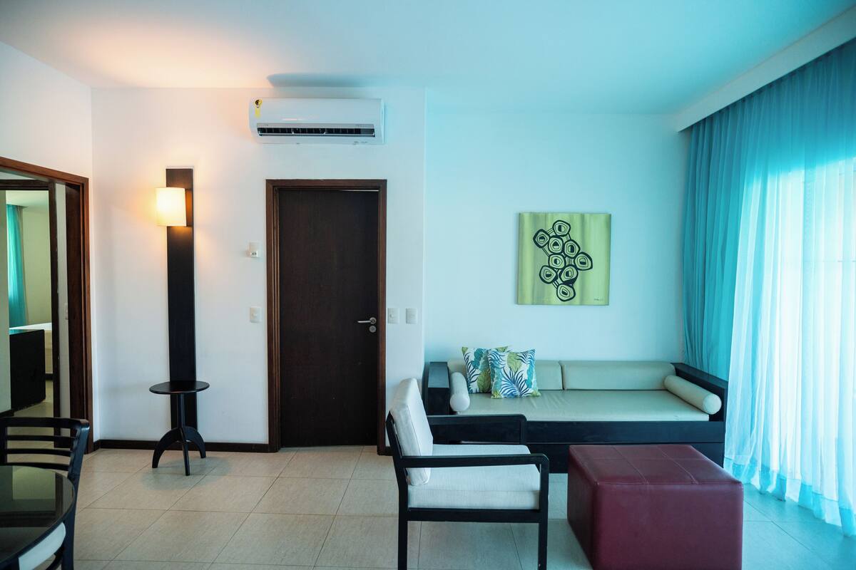 2 bedrooms, minibar, in-room safe, blackout curtains