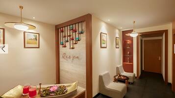 Ayurvedic treatments, 2 treatment rooms