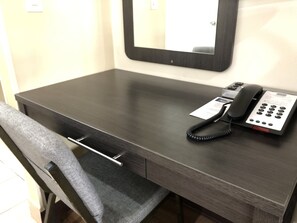 Premium kamer, 1 kingsize bed | Een bureau, gratis wifi, beddengoed