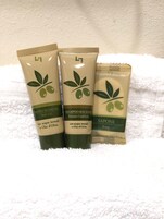 Escritorio, wifi gratis y ropa de cama 