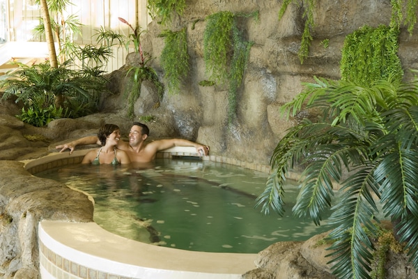 Indoor spa tub