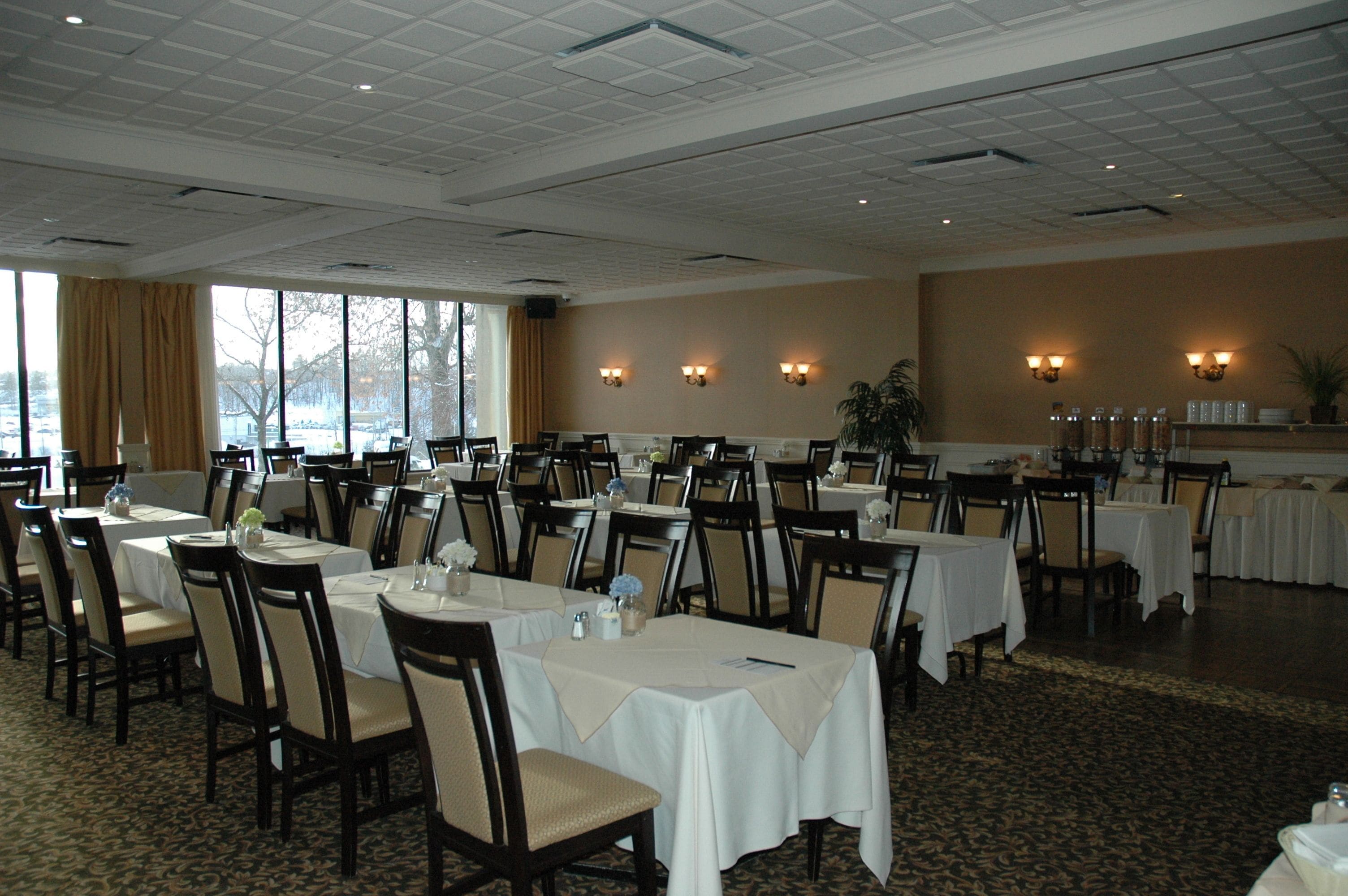 daily continental breakfast (cad 10 per person)