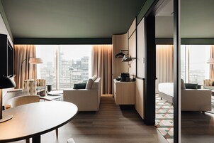 Caja de seguridad en la habitación y cortinas blackout 