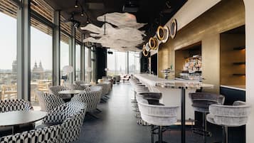 Serveert lunch en diner