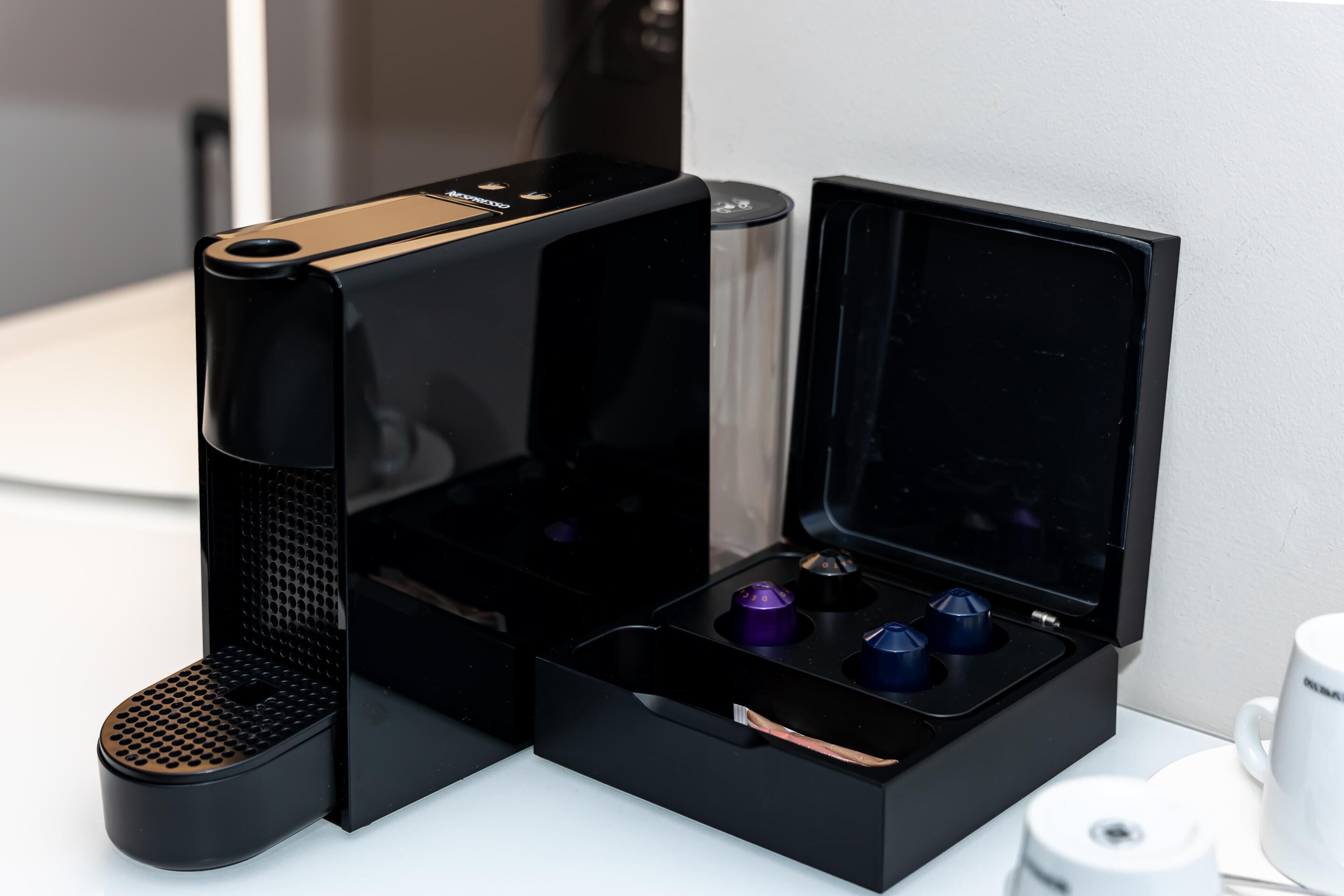 City Suite, 1 King Bed with Sofa bed, Non Smoking | Hypo-allergenic bedding, minibar, in-room safe, desk