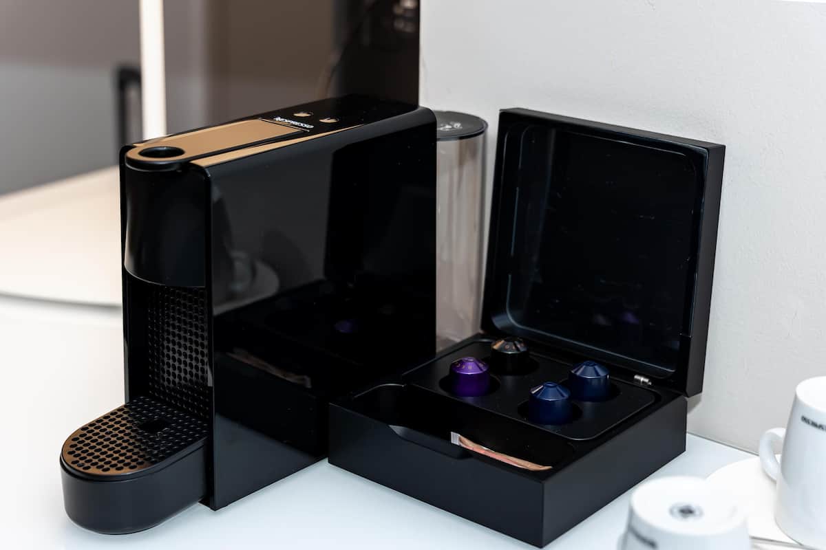 City Suite, 1 King Bed with Sofa bed, Non Smoking | Hypo-allergenic bedding, minibar, in-room safe, desk