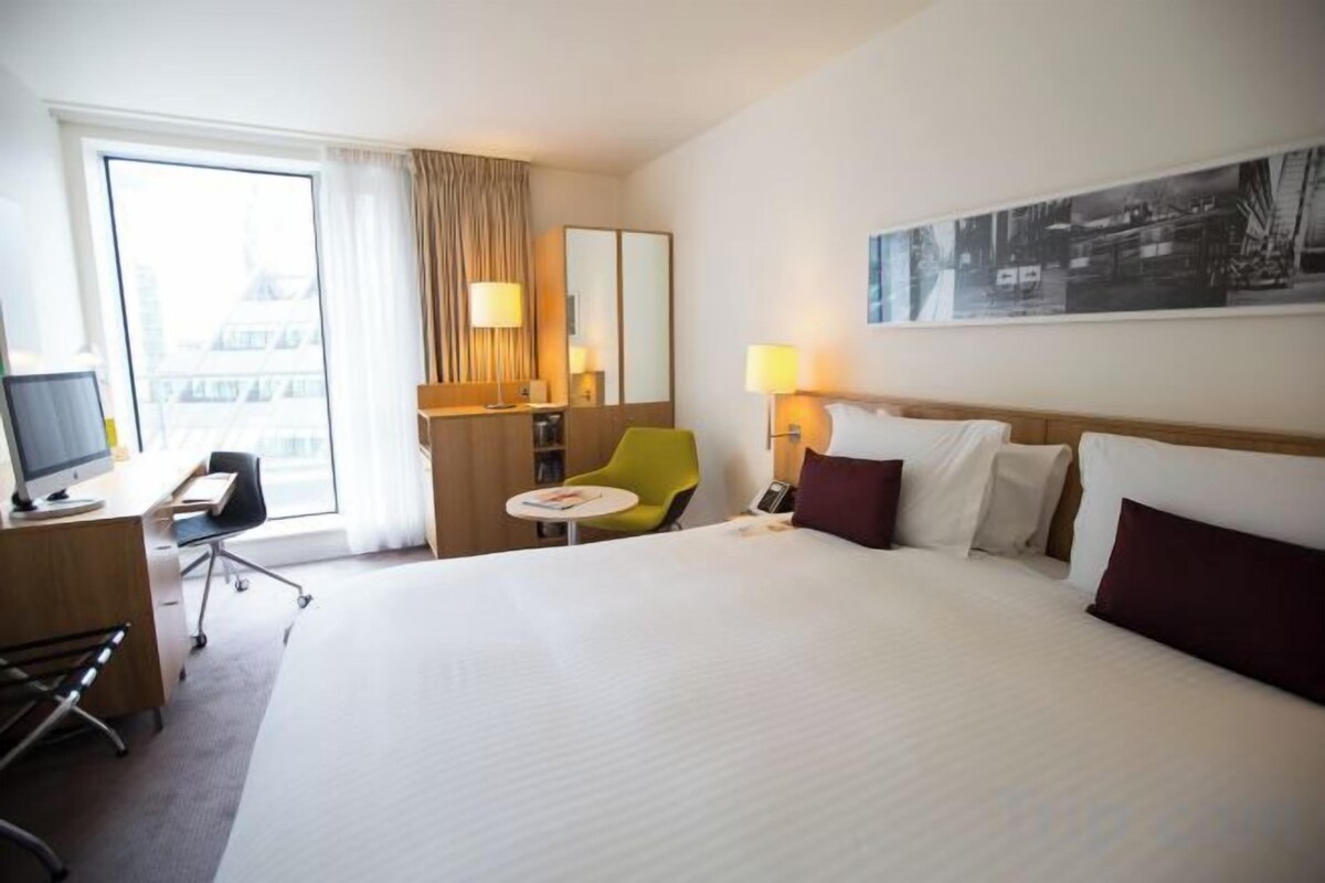 Hypo-allergenic bedding available, minibar, in-room safe, desk