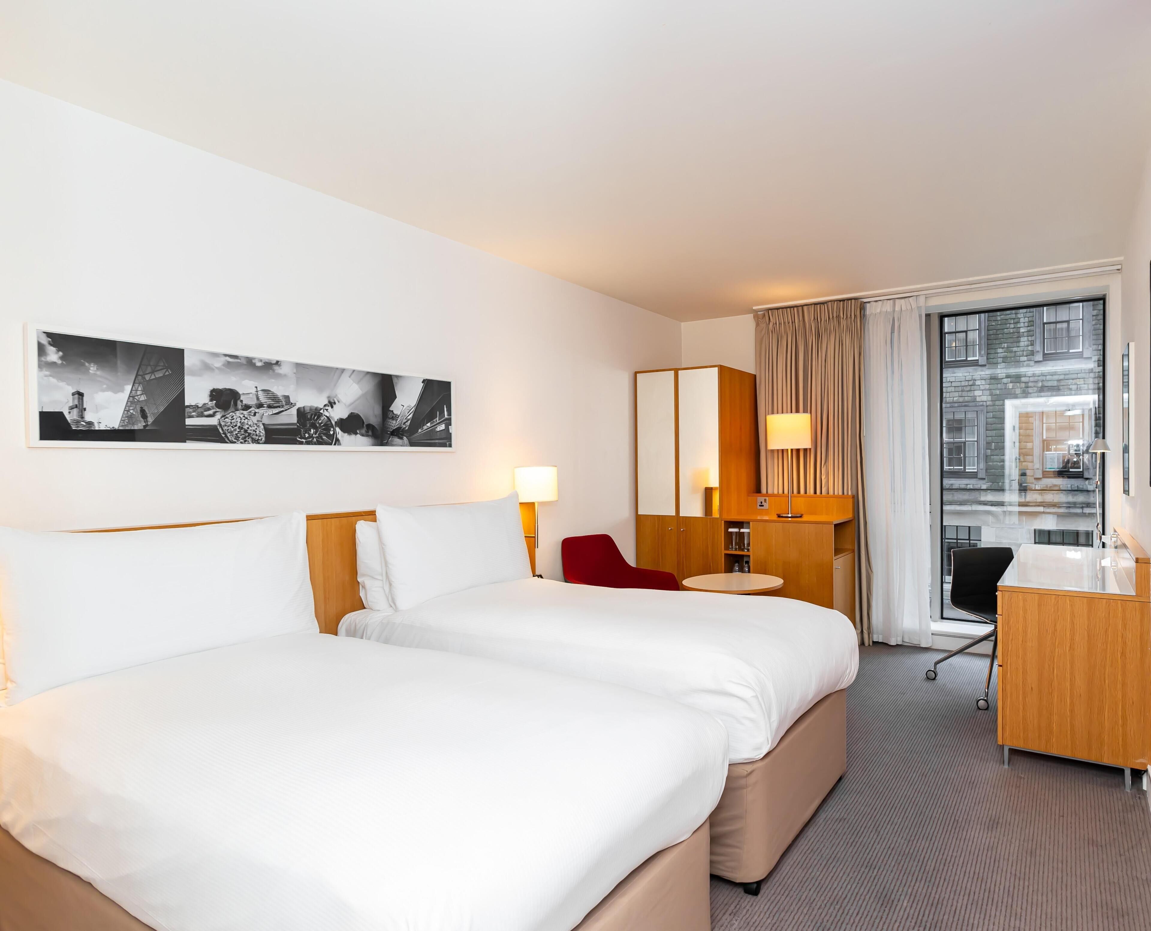 Room, 2 Single Beds, Non Smoking | Hypo-allergenic bedding, minibar, in-room safe, desk