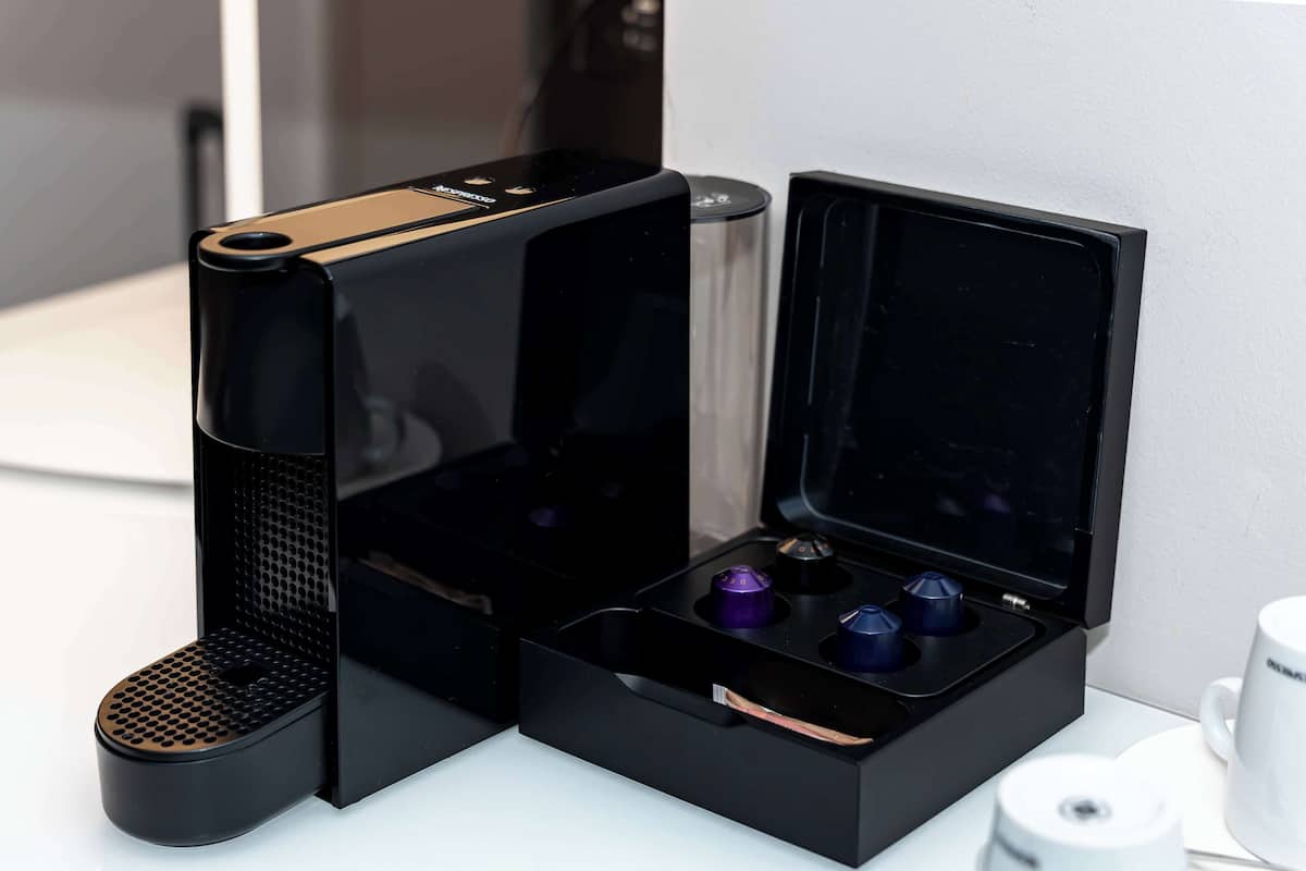 Suite City, 1 letto king con divano letto, non fumatori | Biancheria da letto ipoallergenica, minibar, una cassaforte in camera