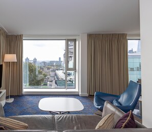 Televisi 49-inci dengan saluran TV kabel dan pemutar DVD